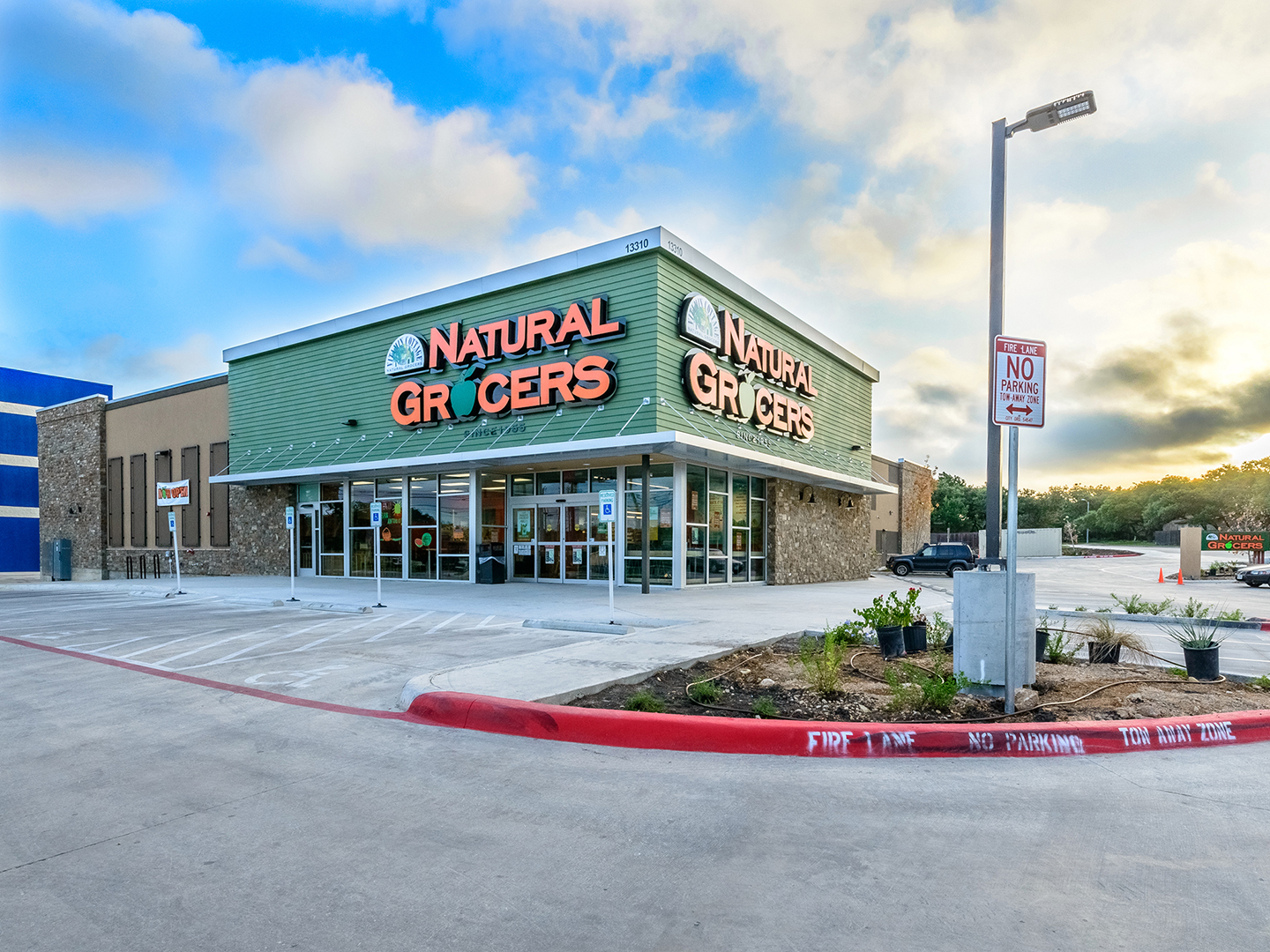 Natural Grocers – NW Military
